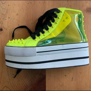 YRU Sneakers